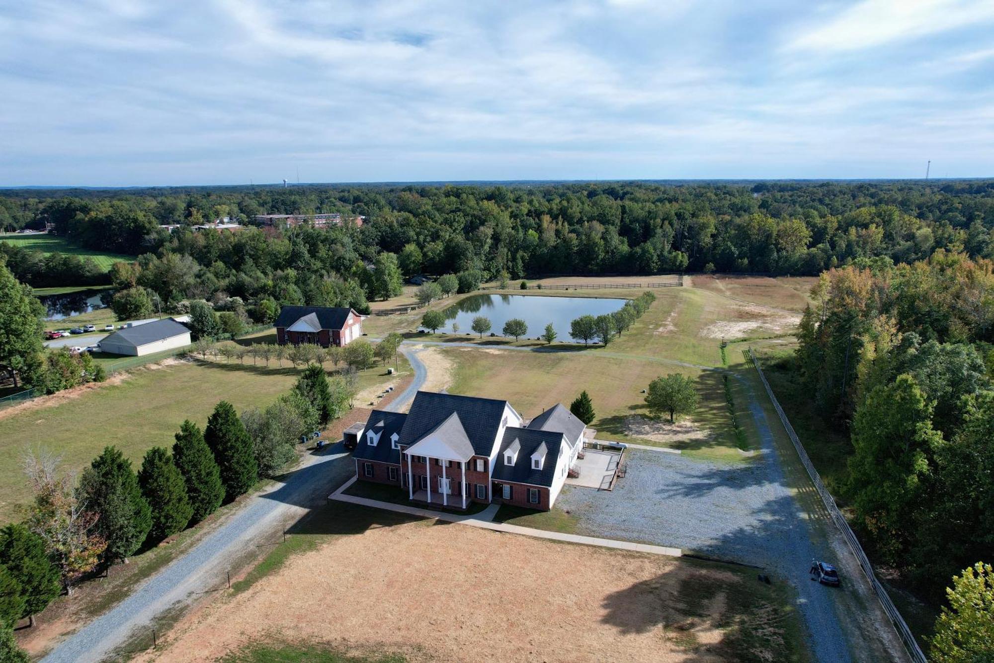 Moorefield Suites Greensboro East McLeansville エクステリア 写真
